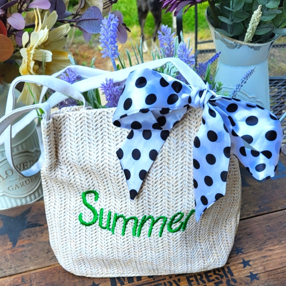 Cute woven mid size shoulder bag for summer. Button closure, removable bow. NEW! - Picture 3 of 4